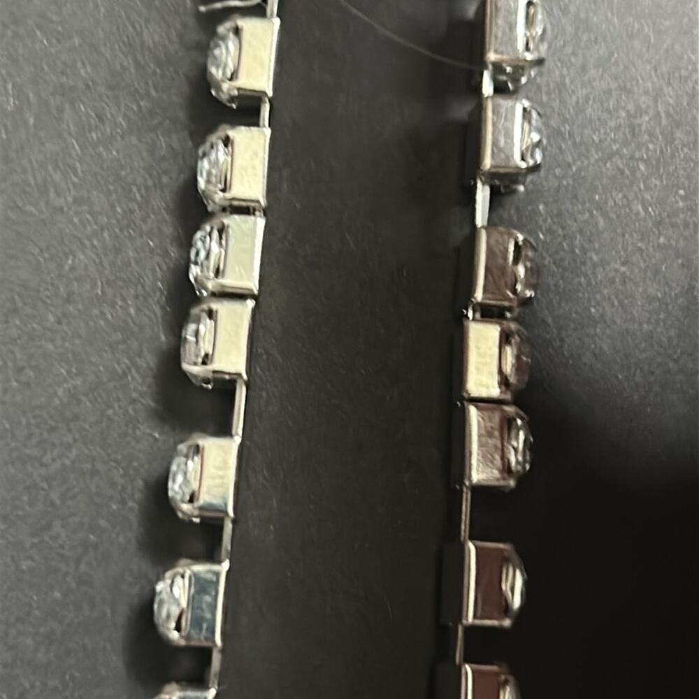 Women’s vintage silver tone dainty crystal bracelet‎ one size stretches - Picture 6 of 6